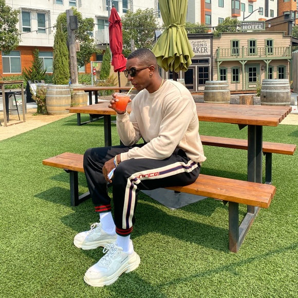 Meet your Posher, Stephen - Picture 1 of 1